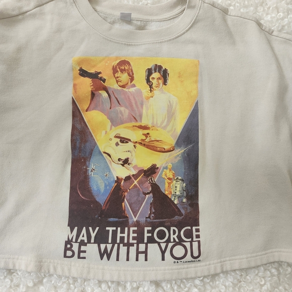 Old Navy Sz L Oversize Cropped Licensed Pop Culture Grafic Star Wars Sweater - Picture 11 of 11
